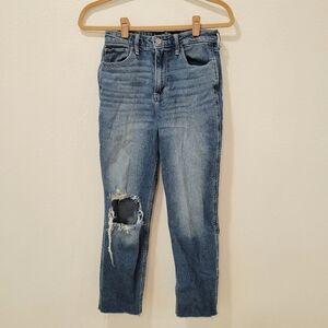 Hollister Ultra High Rise Mom Jeans Distressed Raw Hem Size 3S W26 L25